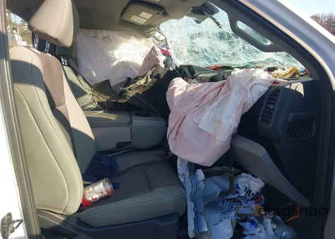 2019 Ford F-150 Xl z USA, uszkodzony, nr VIN 1FTMF1CP1KKD11166